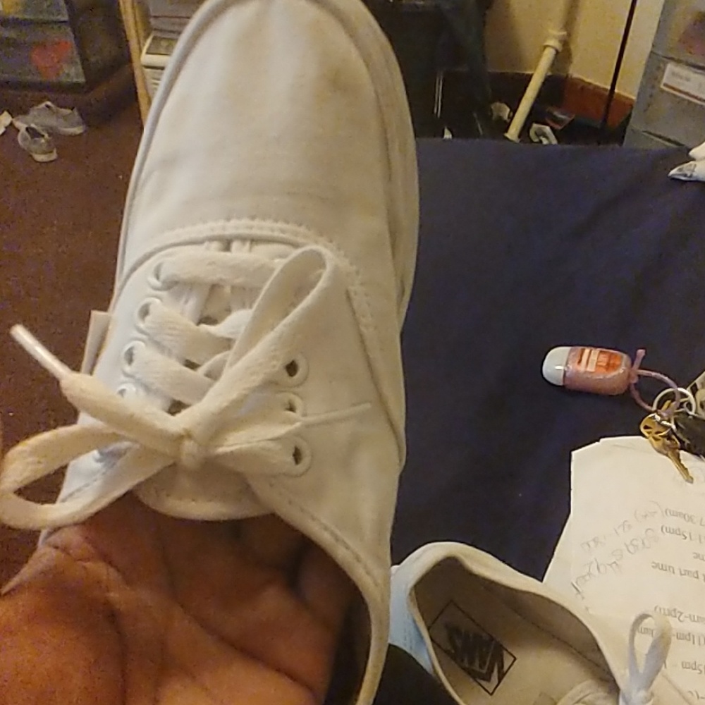 Shoes - Picture 4 of 6